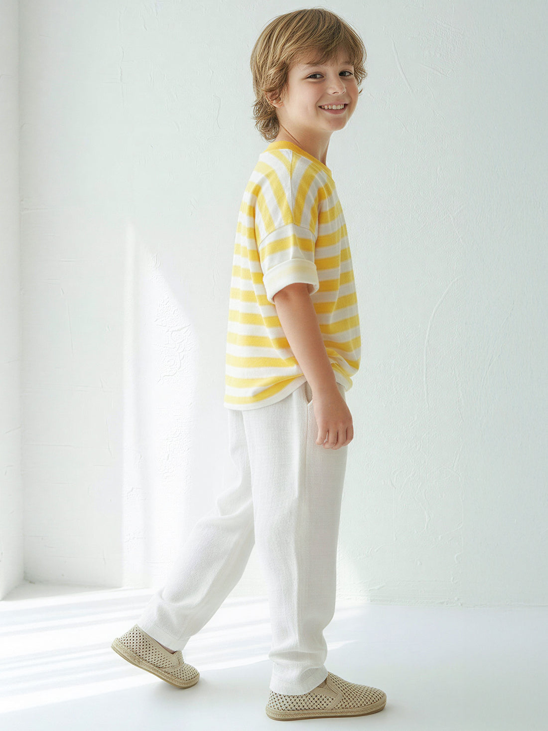 Erkek Çocuk Ekru Keten Carrot Pantolon + Sarı Beyaz Çizgili Penye T-Shirt