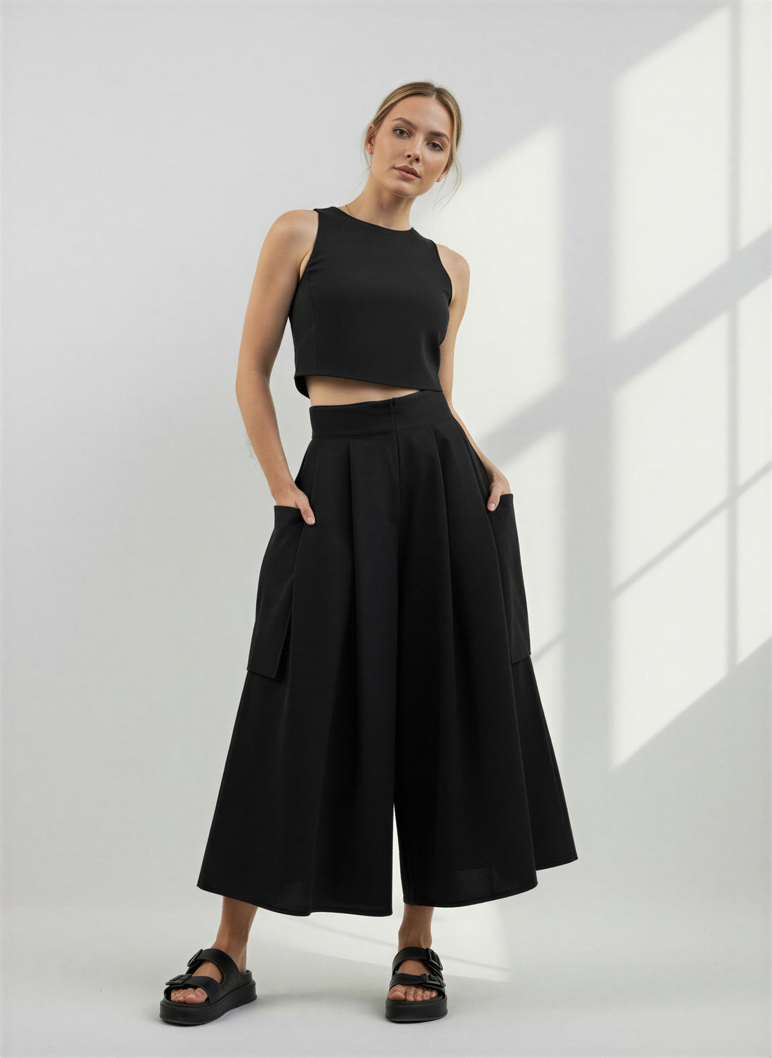 Siyah Keten Kali Kargo Pantolon ve Crop Bluz Takım